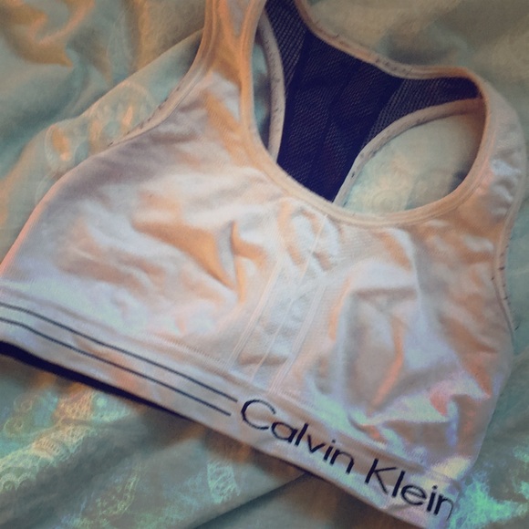 A sports bra - Picture 1 of 1